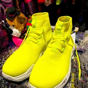 Fashion Nova Size 10 Lime Green Tennis